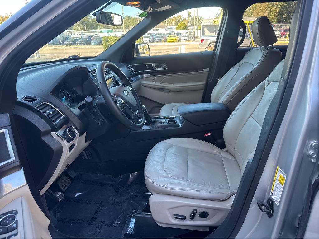2018 Ford Explorer - $12,995