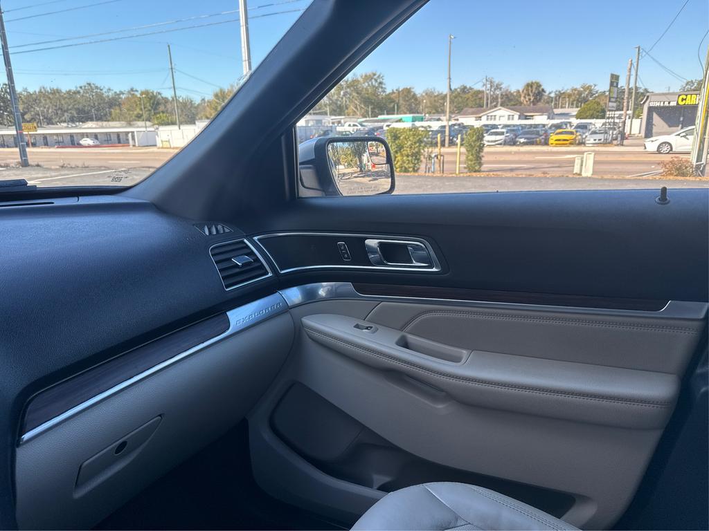 2018 Ford Explorer - $12,995