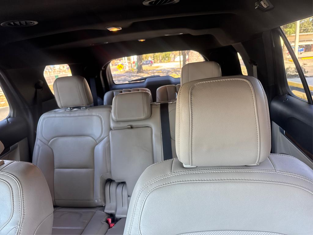 2018 Ford Explorer - $12,995