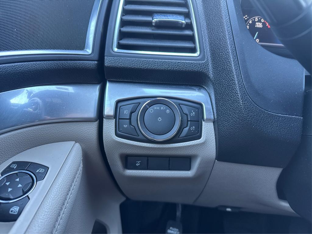2018 Ford Explorer - $12,995