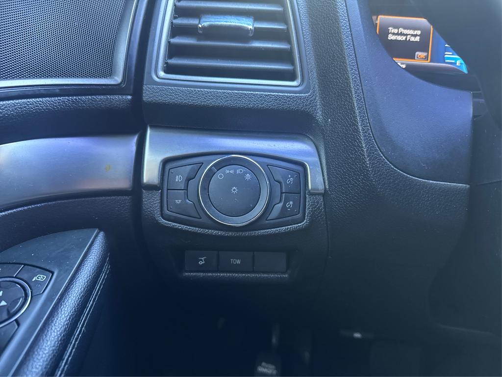 2018 Ford Explorer - $11,995