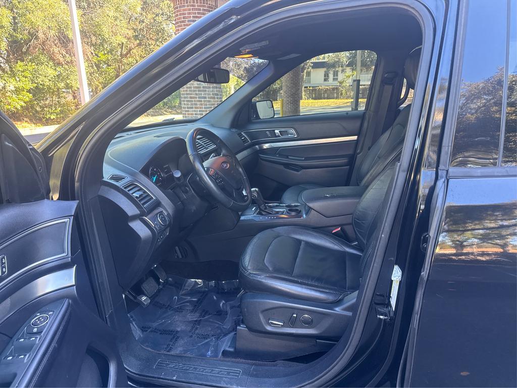 2018 Ford Explorer - $11,995