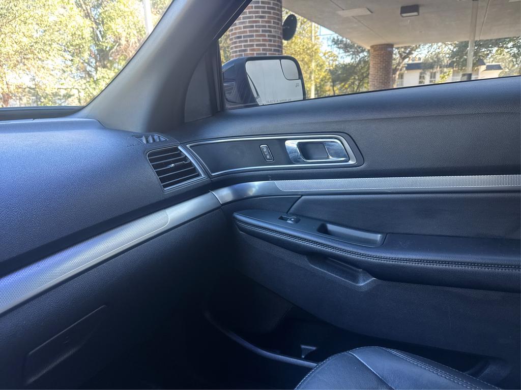 2018 Ford Explorer - $11,995