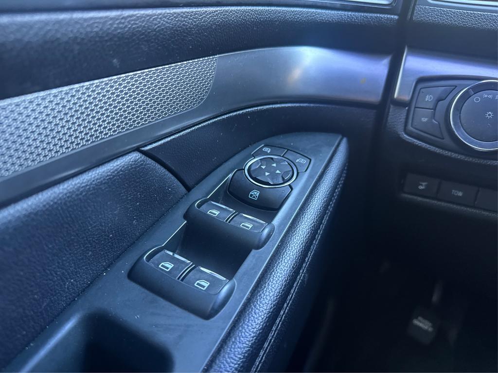 2018 Ford Explorer - $11,995