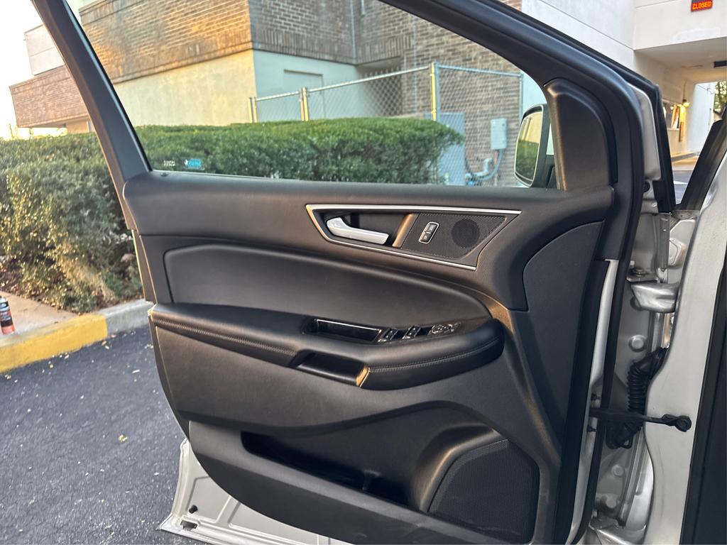 2016 Ford Edge - $8,995