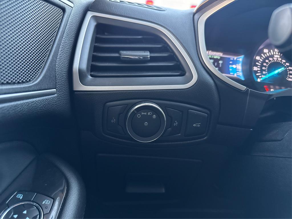 2016 Ford Edge - $8,995