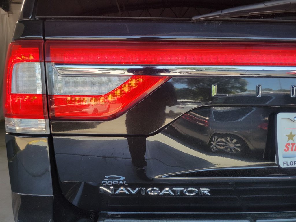 2015 Lincoln Navigator SUV photo