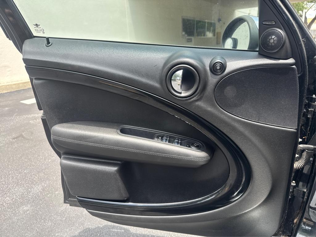 2013 MINI Countryman - $6,995