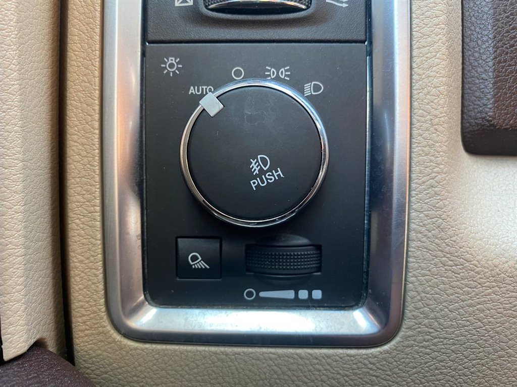 2016 RAM 1500 SLT photo