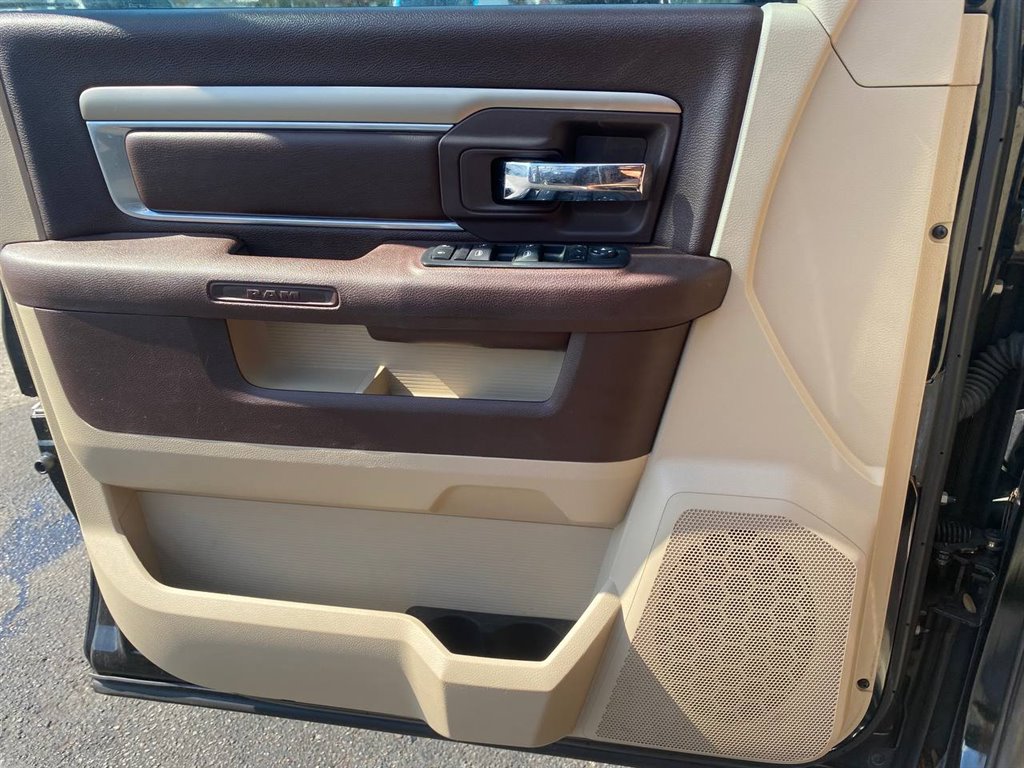 2016 RAM 1500 SLT photo
