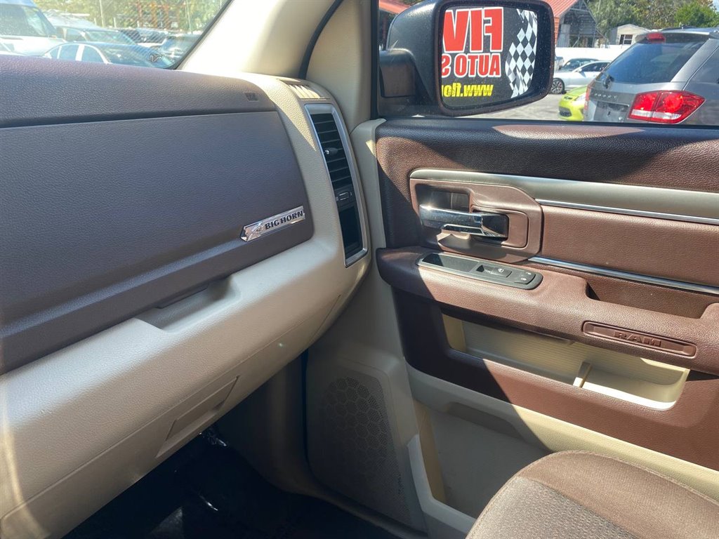 2016 RAM 1500 SLT photo
