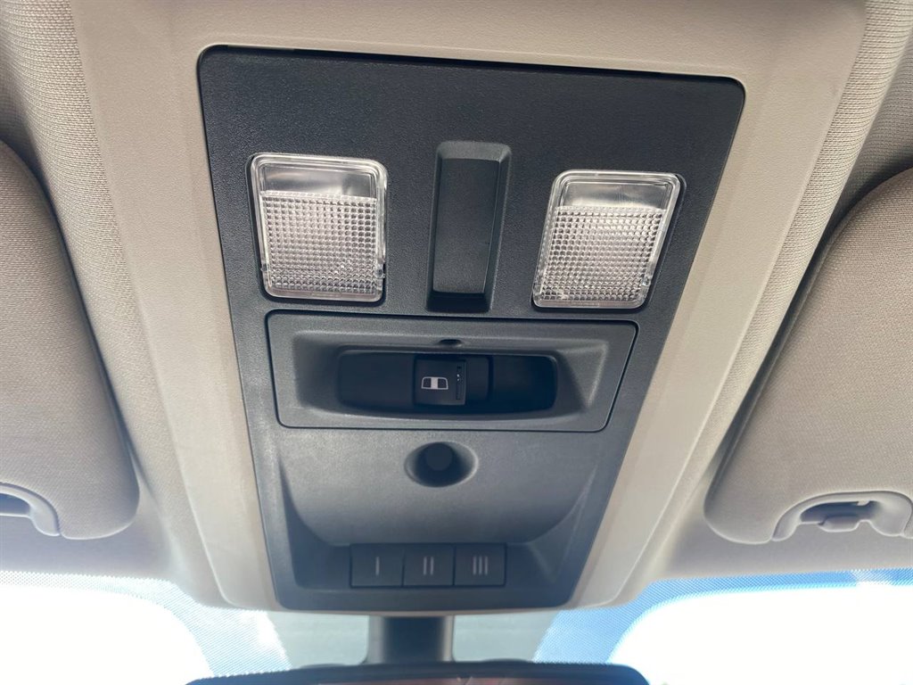 2016 RAM 1500 SLT photo