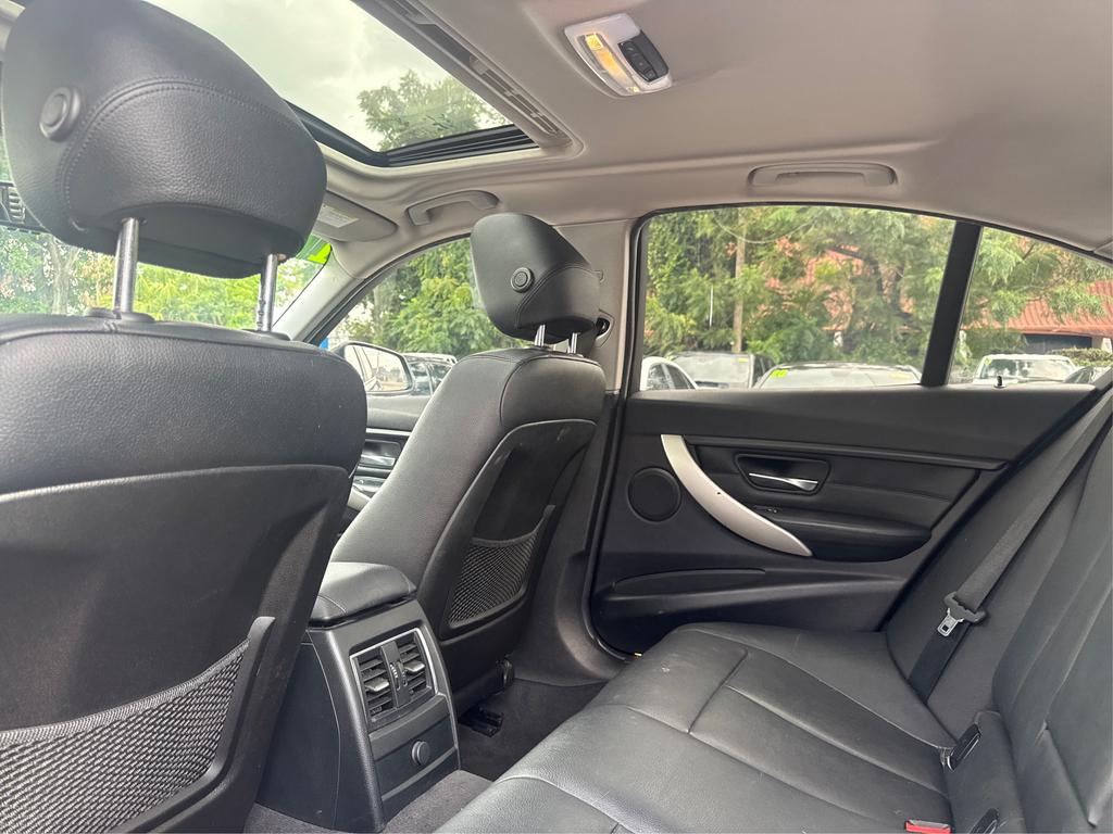 2017 BMW 3 Series - $10,995