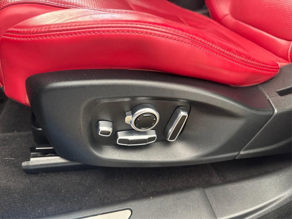 2018 Jaguar E-Pace P300 R-Dynamic S photo