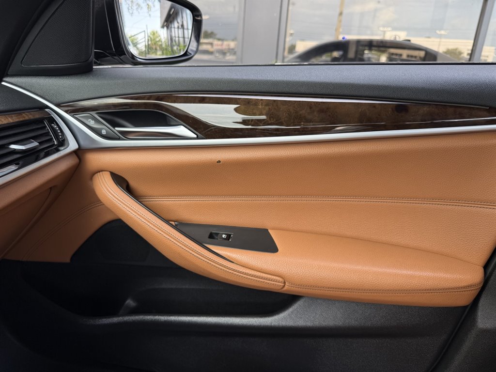 2019 BMW 540i - $19,995