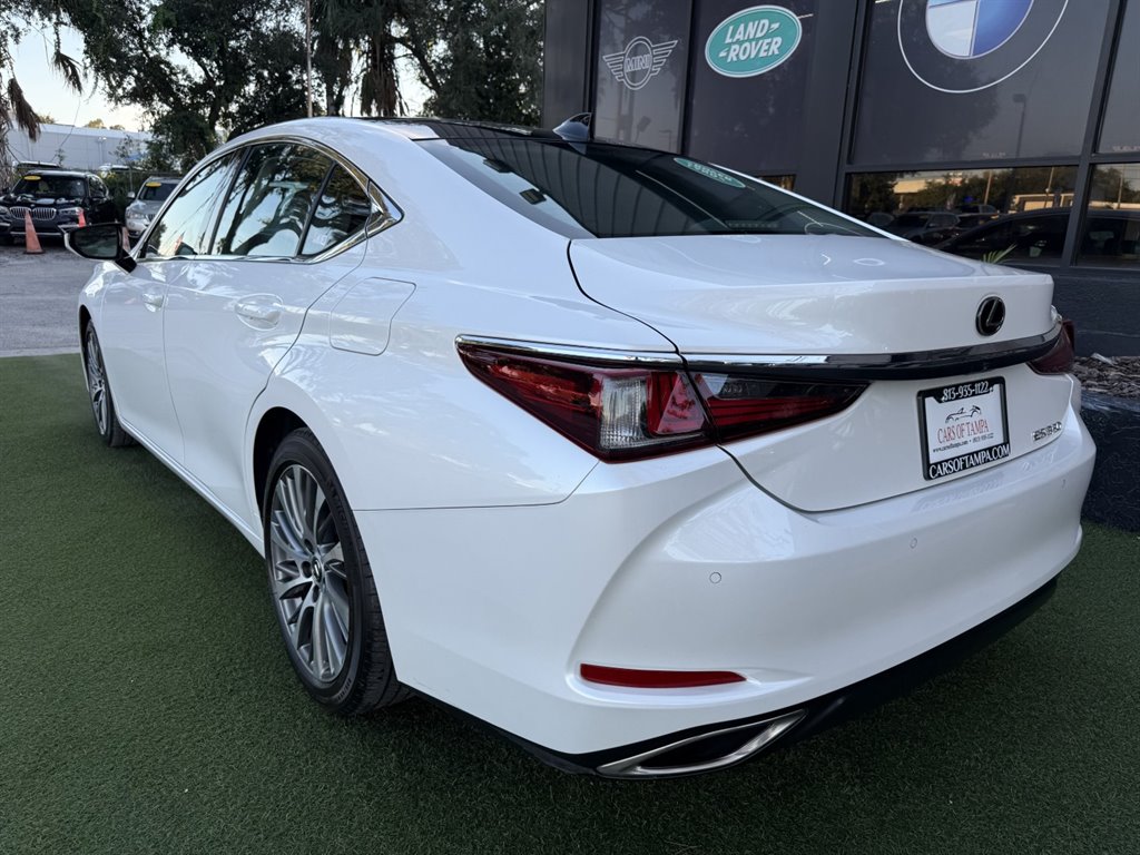2020 Lexus ES - $31,995