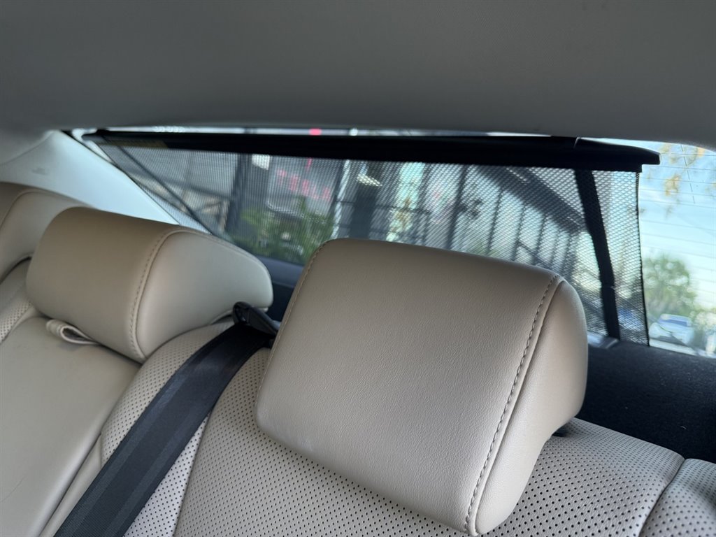 2020 Lexus ES - $31,995