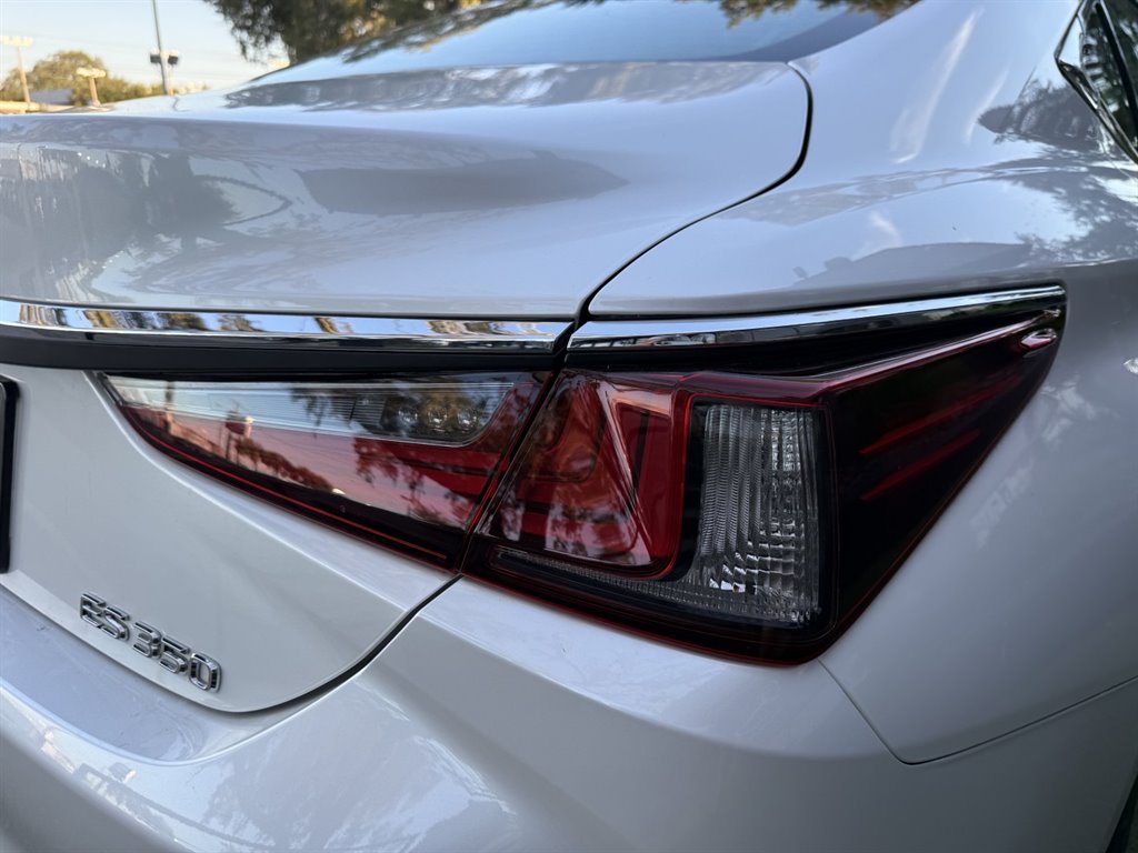 2020 Lexus ES - $31,995