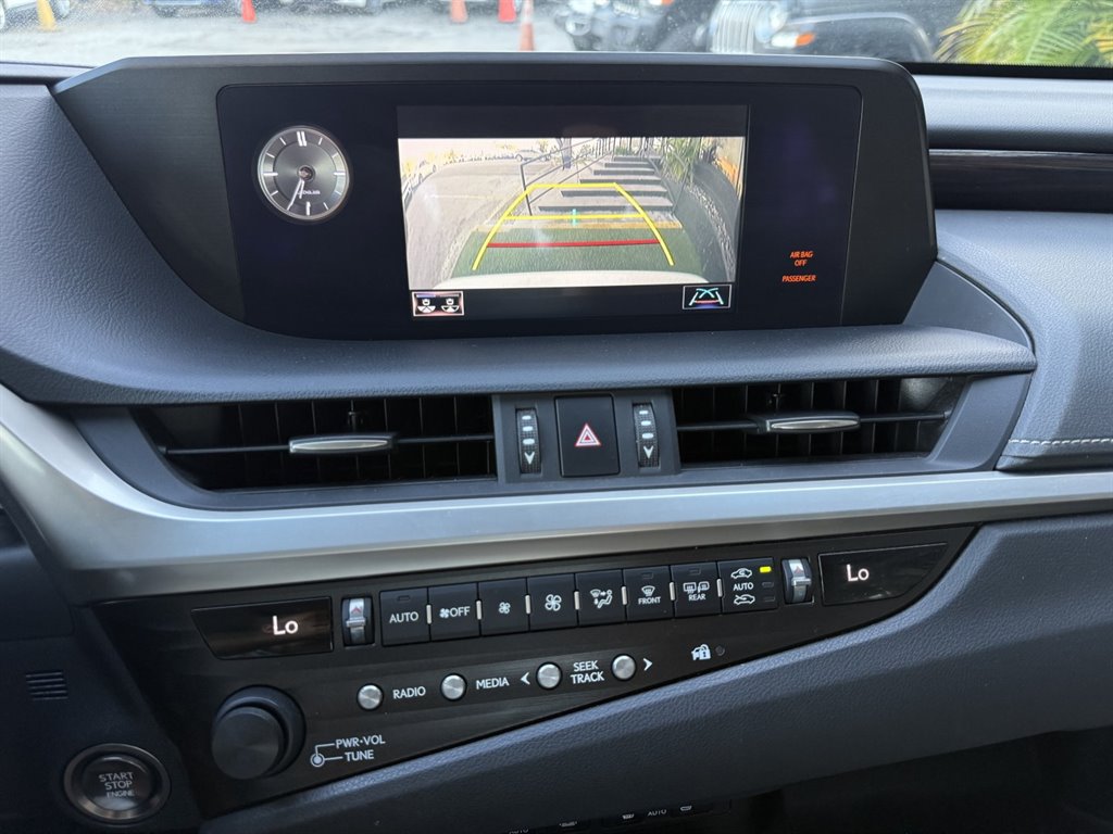 2020 Lexus ES - $31,995