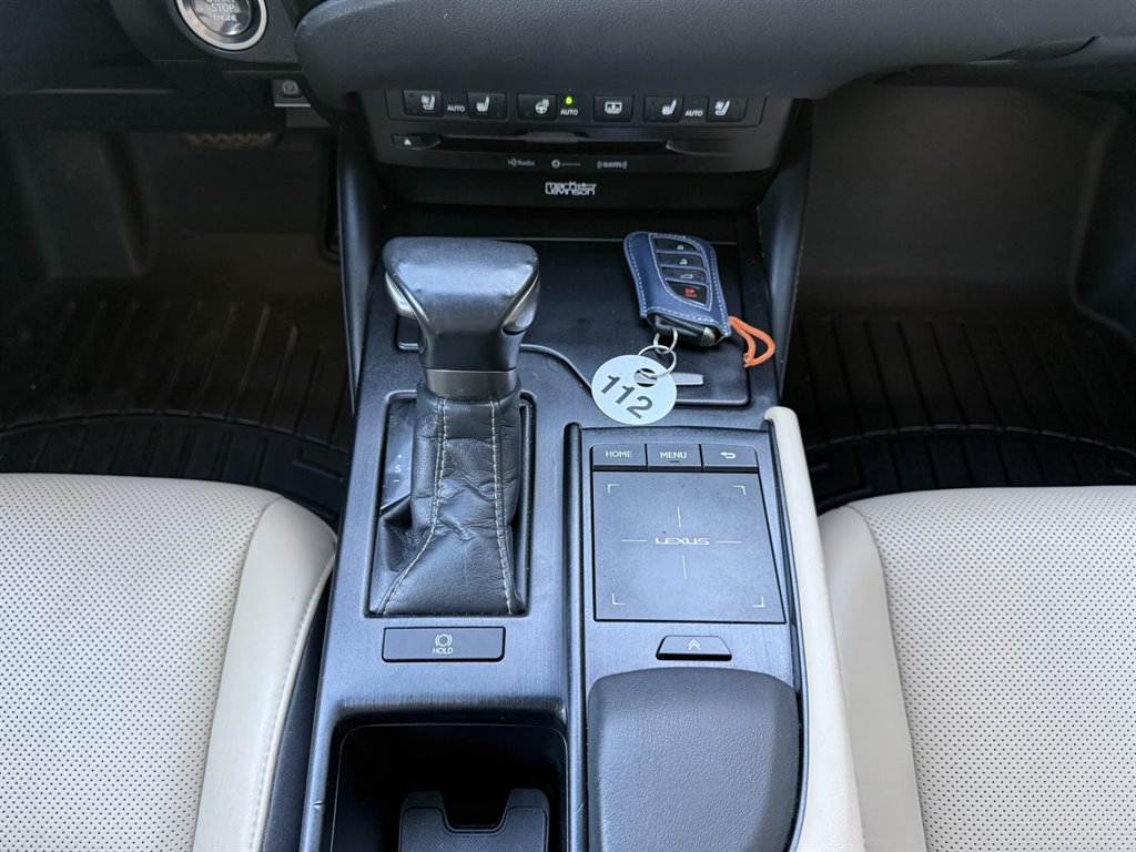 2020 Lexus ES - $31,995