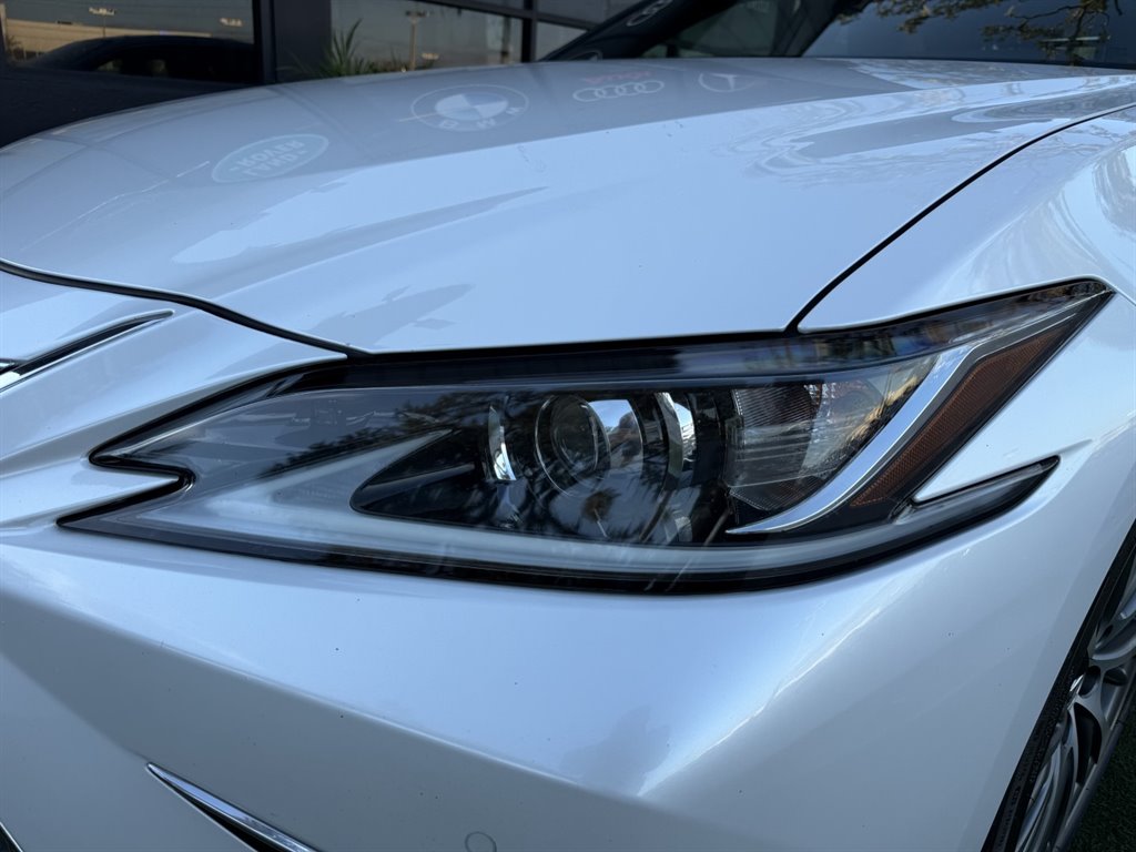 2020 Lexus ES - $31,995