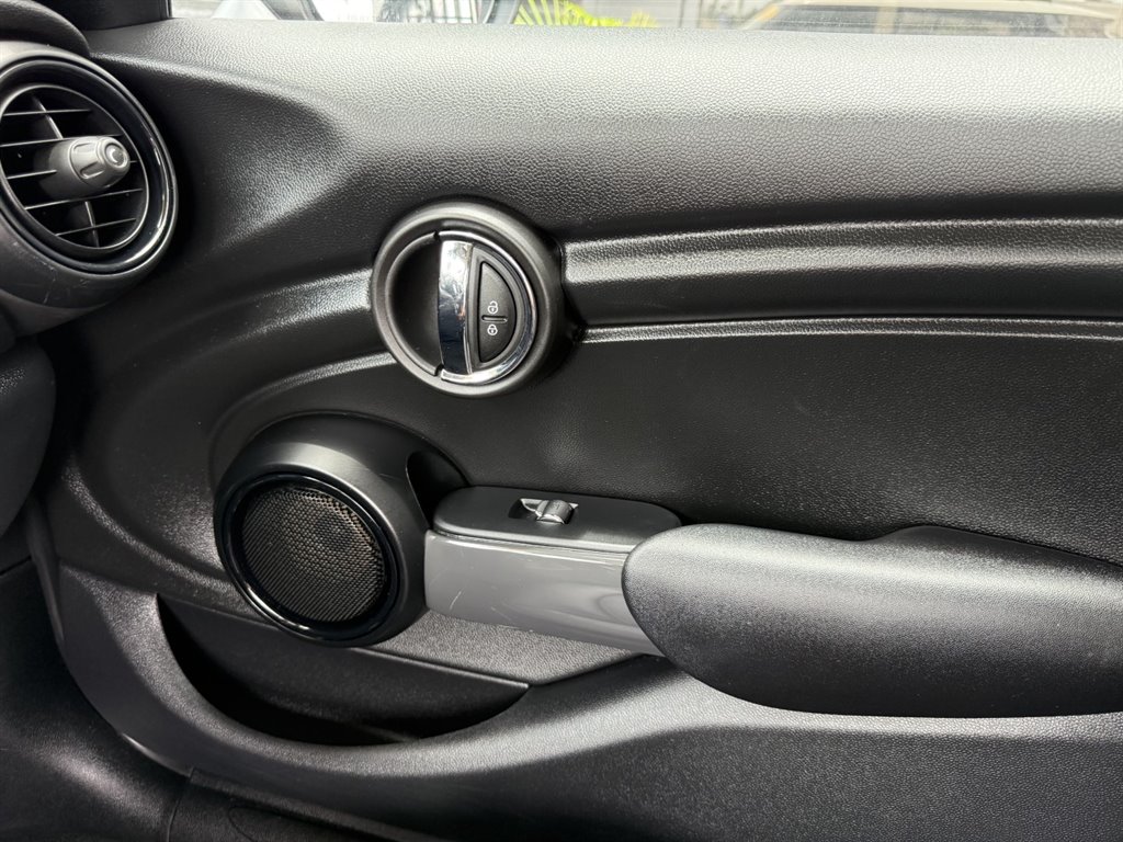 2018 MINI Hardtop - $12,995