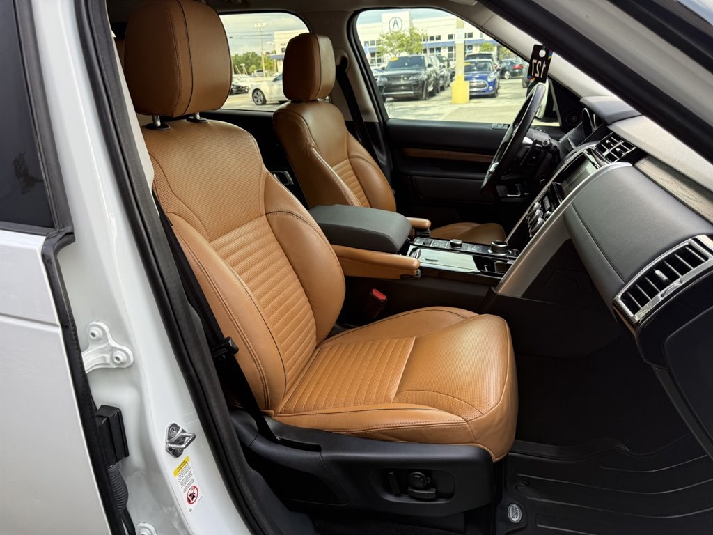 2017 Land Rover Discovery - $13,995