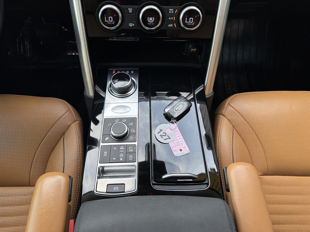 2017 Land Rover Discovery - $13,995