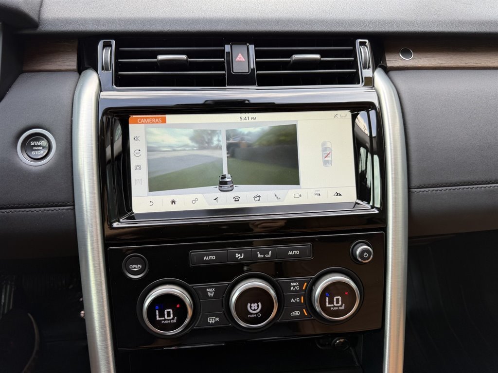2017 Land Rover Discovery - $13,995