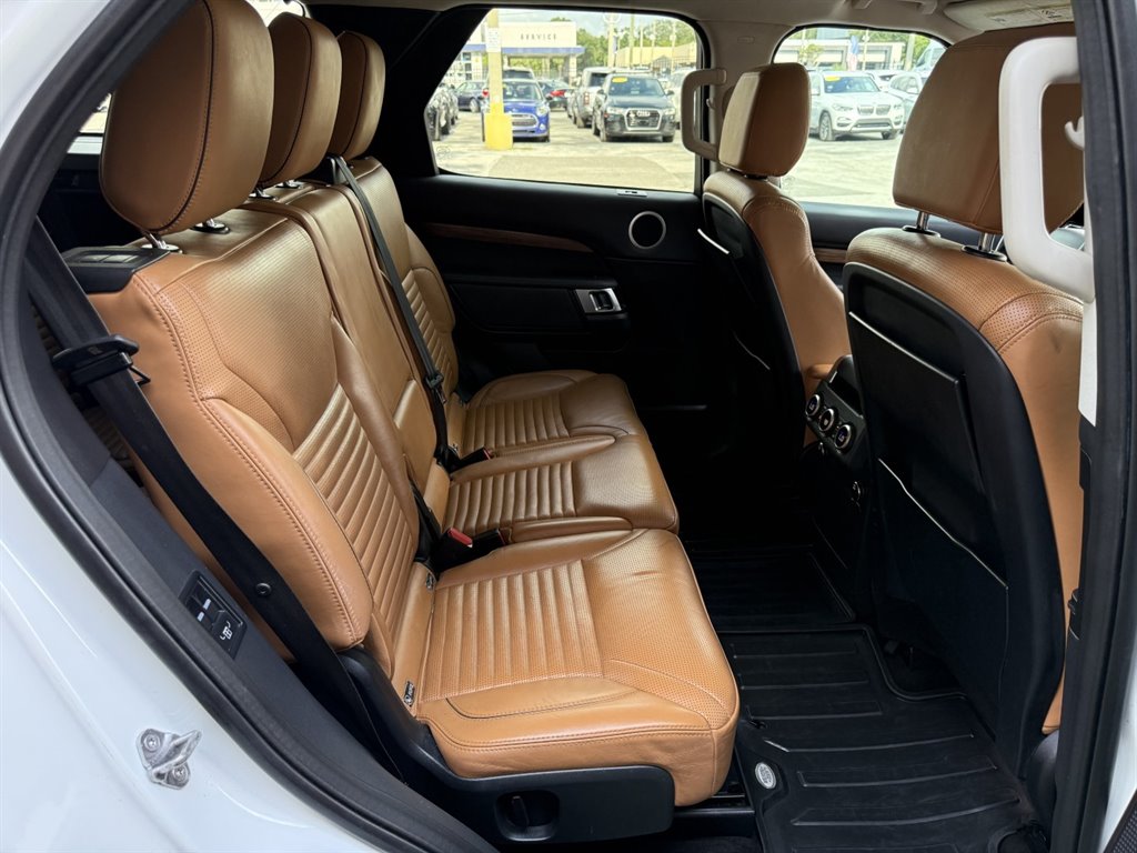 2017 Land Rover Discovery - $13,995