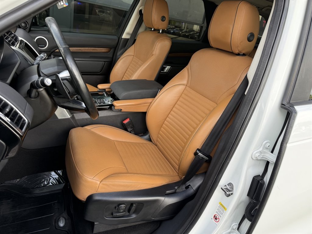 2017 Land Rover Discovery - $13,995