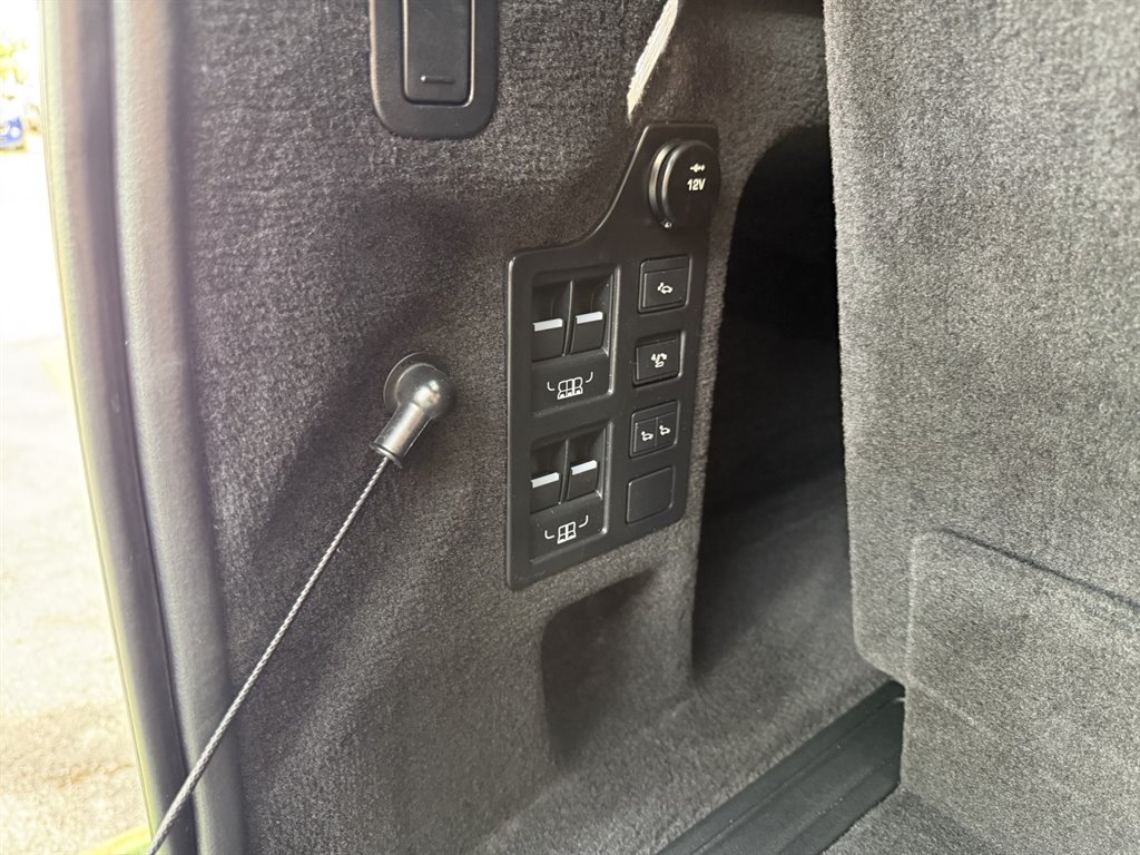 2017 Land Rover Discovery - $13,995