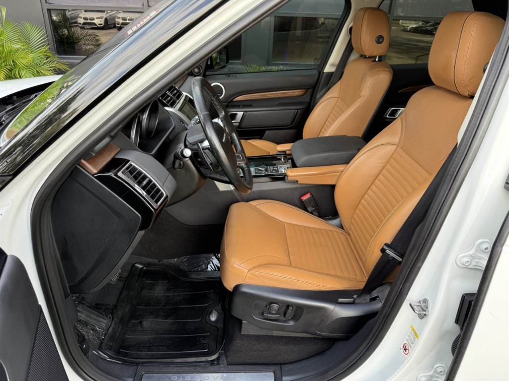 2017 Land Rover Discovery - $13,995