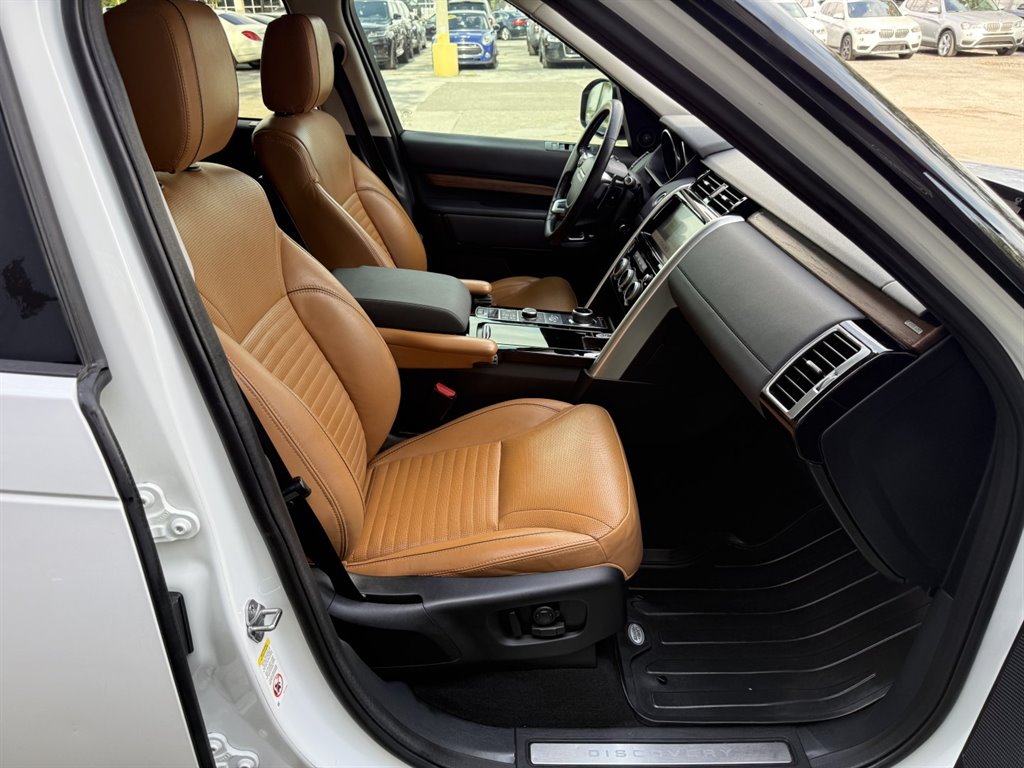 2017 Land Rover Discovery - $13,995