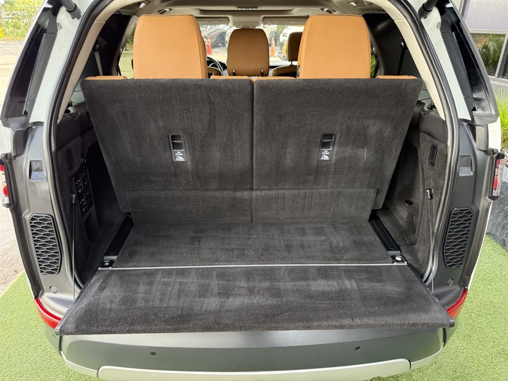 2017 Land Rover Discovery - $13,995