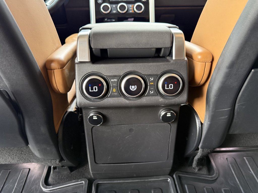 2017 Land Rover Discovery - $13,995