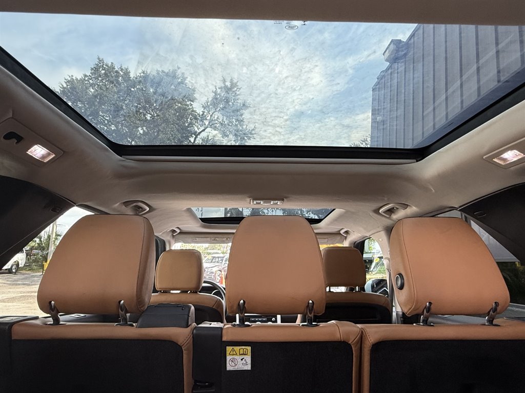2017 Land Rover Discovery - $13,995