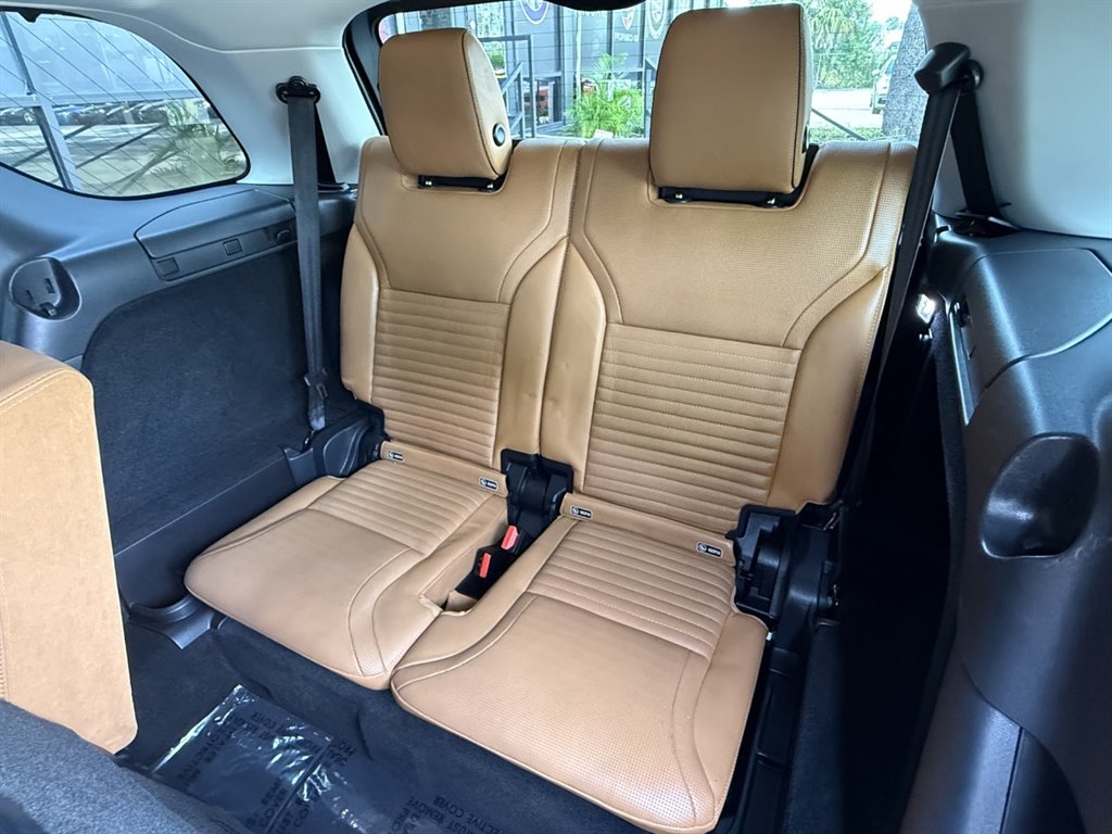 2017 Land Rover Discovery - $13,995