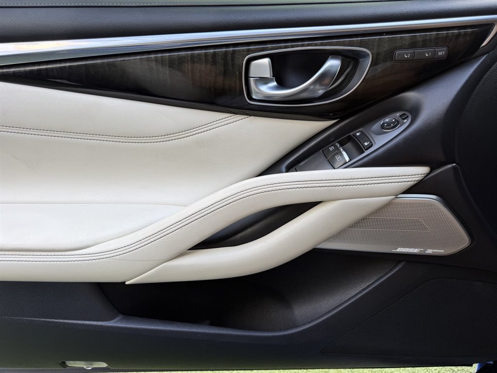 2017 INFINITI Q60 - $22,995