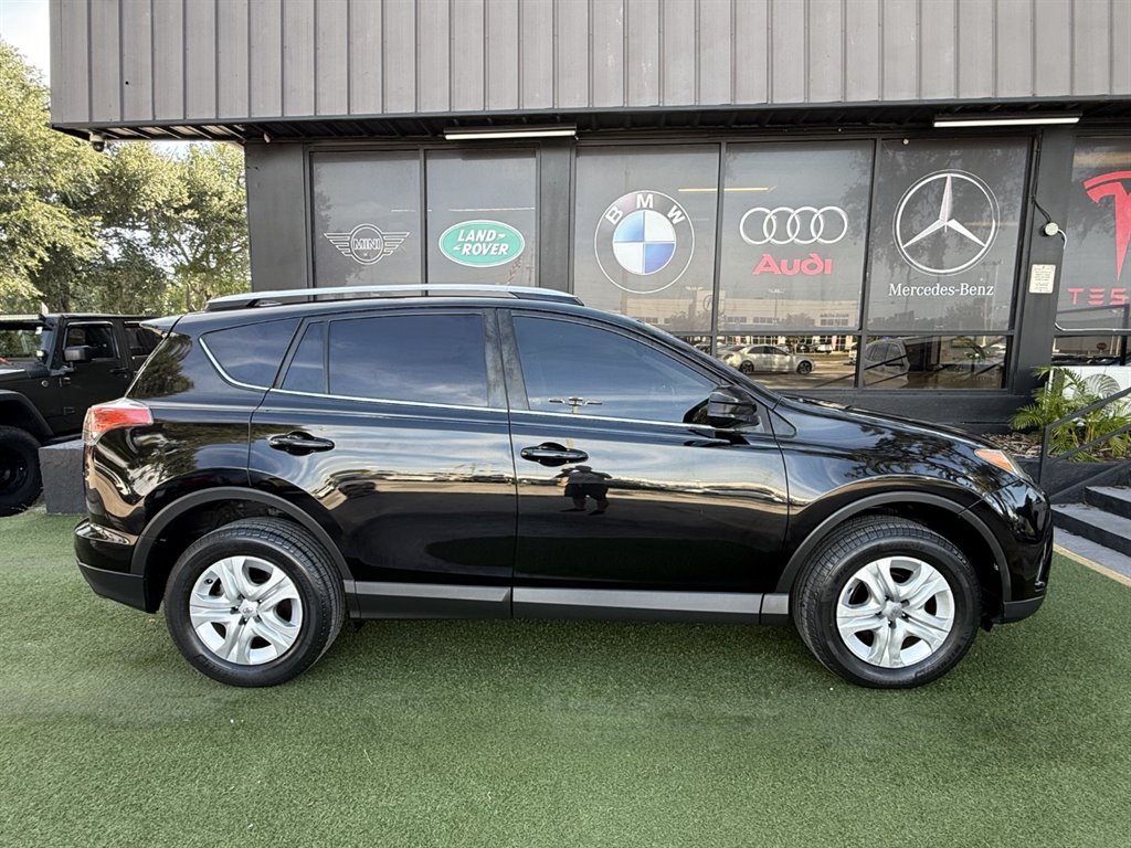 2017 Toyota RAV4 - $19,995