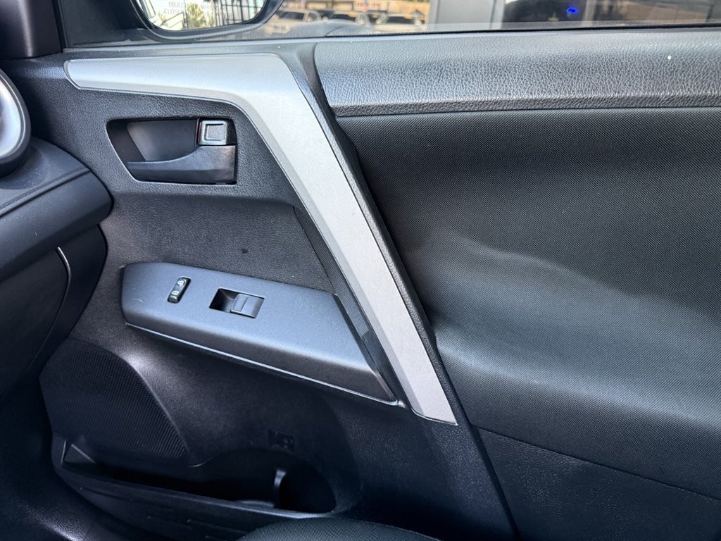 2017 Toyota RAV4 - $19,995