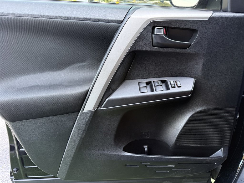 2017 Toyota RAV4 - $19,995