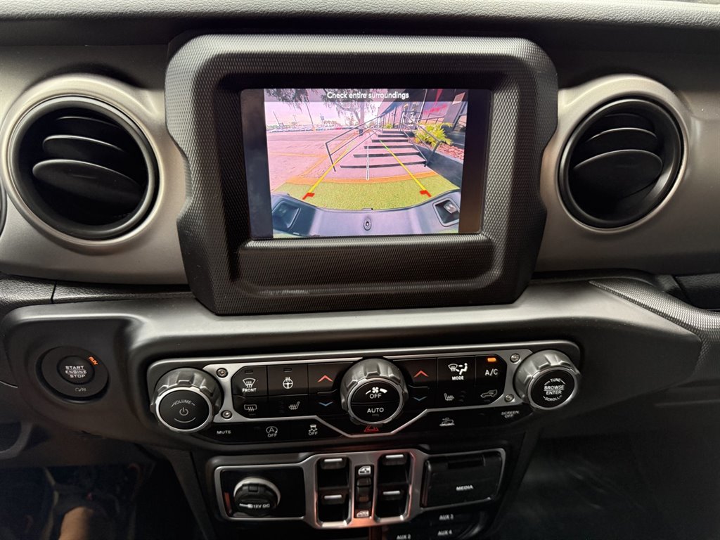 2020 Jeep Gladiator - $25,995