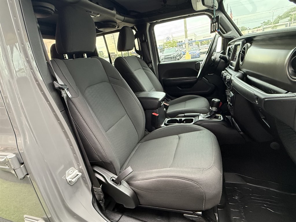 2020 Jeep Gladiator - $25,995