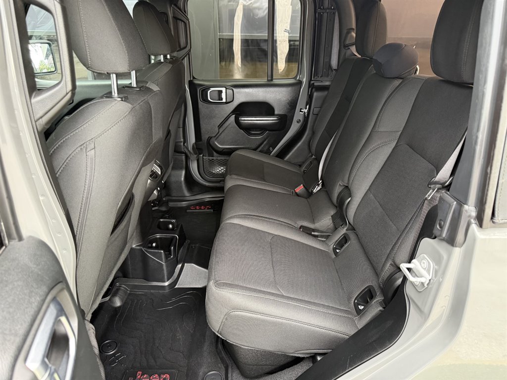 2020 Jeep Gladiator - $25,995