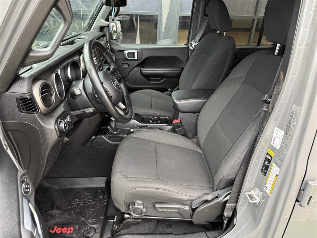 2020 Jeep Gladiator - $25,995