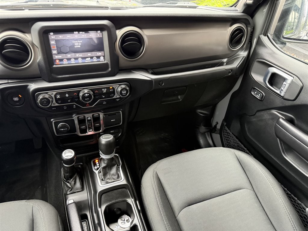 2020 Jeep Gladiator - $25,995