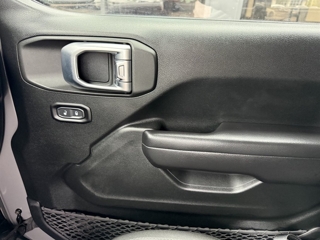 2020 Jeep Gladiator - $25,995