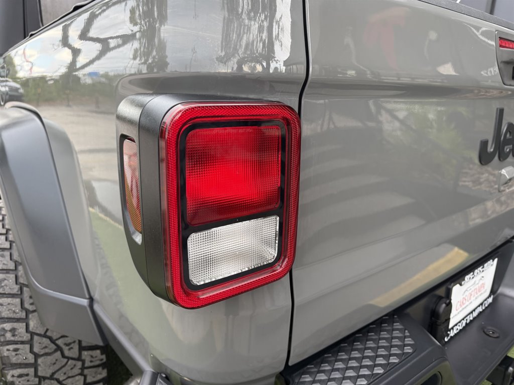 2020 Jeep Gladiator - $25,995