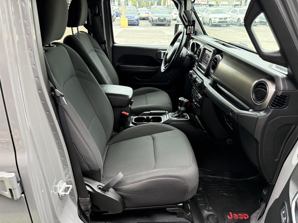 2020 Jeep Gladiator - $25,995